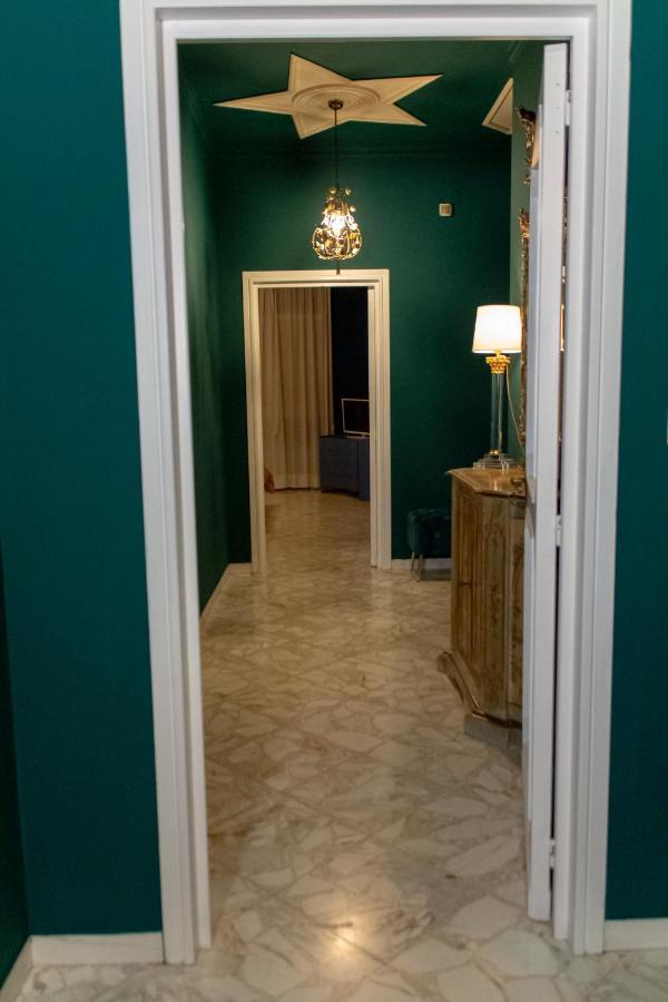 Interno 9 Hotel Bari Luaran gambar