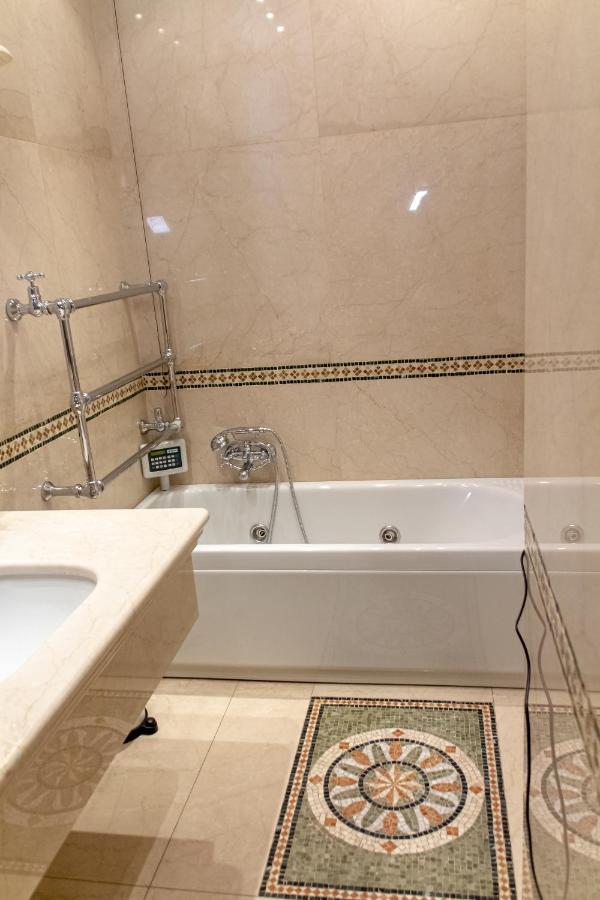 Interno 9 Hotel Bari Luaran gambar