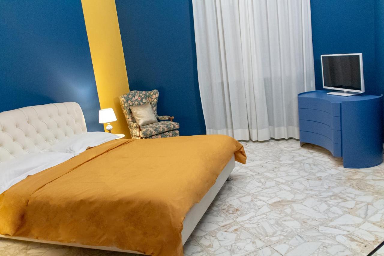 Interno 9 Hotel Bari Luaran gambar