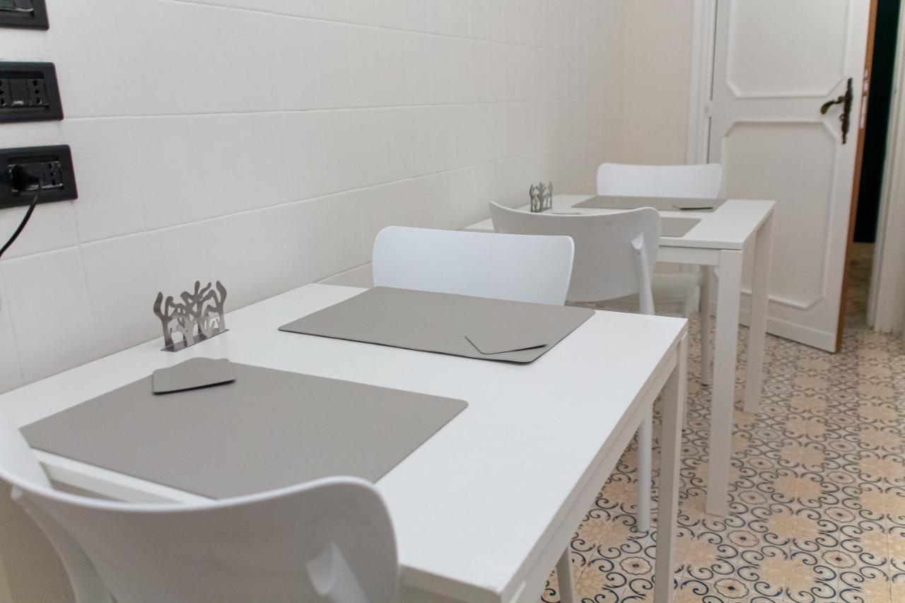 Interno 9 Hotel Bari Luaran gambar