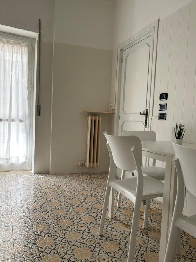 Interno 9 Hotel Bari Luaran gambar